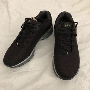 Abeo NEW Athletic Shoes